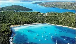 Dans quelle mer baigne l'le de Krk ?