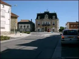 Nous traversons la ville Lorraine de Revigny-sur-Ornain, situe dans le dpartement ...