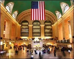 C'est un film de gangsters avec Al Pacino, nous sommes   grand central station , quel est ce film ?