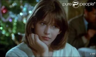 Elle a jou dans La Boum tant plus jeune :