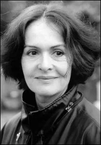 Comment s'appelle Madame Sinigalia, actrice de son tat ?