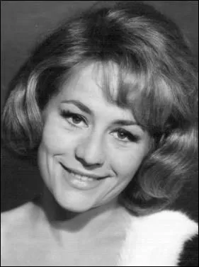 Quel est le prnom de cette actrice excellente dont le nom est  Girardot  ?