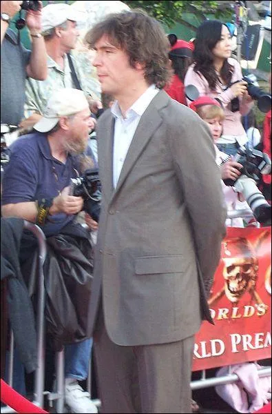 Qui joue le rle de James Norrington ?