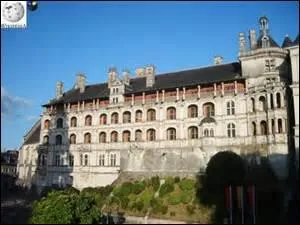 En 1617 aprs l'assassinat de celui-ci, dont Louis XIII et le duc de Luynes sont les instigateurs, je me trouve en disgrce avec la reine-mre et je la suis ... ... .