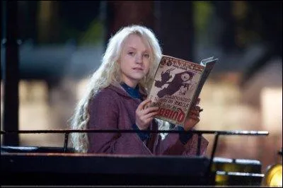 Dans le film, Harry rencontre Luna pour la premire fois dans les diligences. Dans le livre, il la voit pour la premire fois...