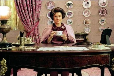 Dans le film, seul Harry fait des reproches  Ombrage sur sa faon de travailler. Dans le livre, il est soutenu par :