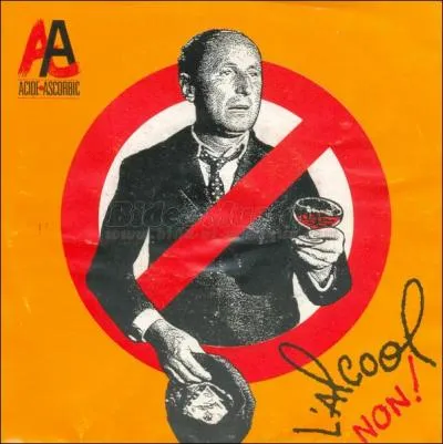 Une loi anglaise oblige les bateaux entrant dans le port de Londres de donner quelque chose au gardien de la tour de Londres !