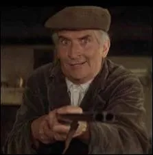 Dans  La Soupe aux choux , comment se nomme le paysan bourru et au grand coeur jou par Louis de Funs ?