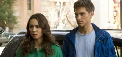 Quelle(s) personne(s) Spencer et Toby ont-ils vue(s) dans cette ville ?