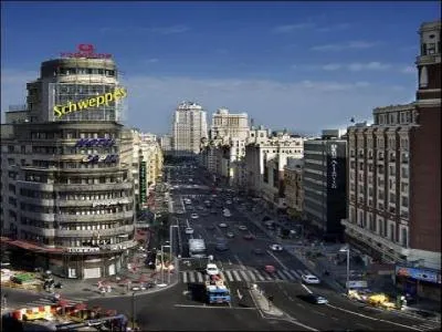 O se trouve cette autre Gran Via, borde d'difices monumentaux de la premire moiti du XXe sicle et souvent appele  le Broadway espagnol  ?
