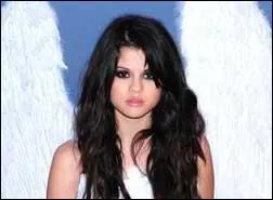 Comment s'appelle sa nouvelle soeur ?