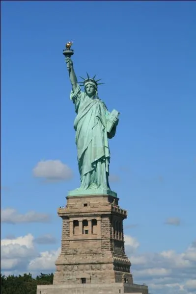 La Statue de la Libert, monument trs clbre des Etats-Unis, a t offert par un autre pays en signe d'amiti, quel est ce pays ?