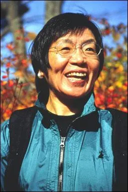 Le 16 mai 1975, une femme allait vaincre, pour la premire fois, le toit du monde : l'Everest. Situ dans l'Himalaya  la frontire du Npal et de la Chine, Il culmine  8 850 mtres. Quel est le nom de cette femme ?