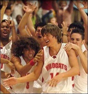 Comment s'appelle l'équipe dans laquelle joue Troy Bolon ?