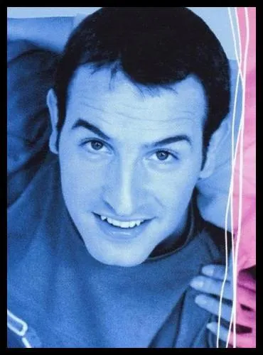 Sur quelle chaine Jean Dujardin a-t-il fait exploser l'audimat dans la peau de  Loulou  ?