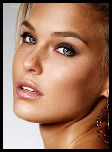 Quel est le nom de ce top isralien qui fut autrefois la chrie de Leonardo DiCaprio ?