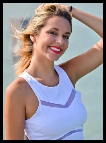 Cette photo est tire de l'mission hautement intellectuelle Les Marseillais  Cancn . Laquelle des filles voyons-nous sur cette illustration ?