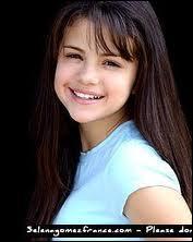 A quel ge Selena Gomez a-t-elle commenc  chanter ?