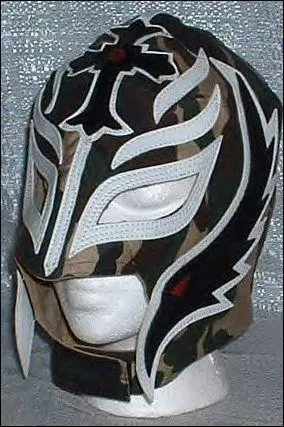 Quelle marque haute couture  lui a fait un masque ?