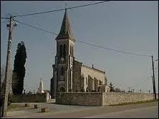 Voici l'glise de la commune de Fougueyrolles, dans le dpartement 24. Elle se situe en rgion ...