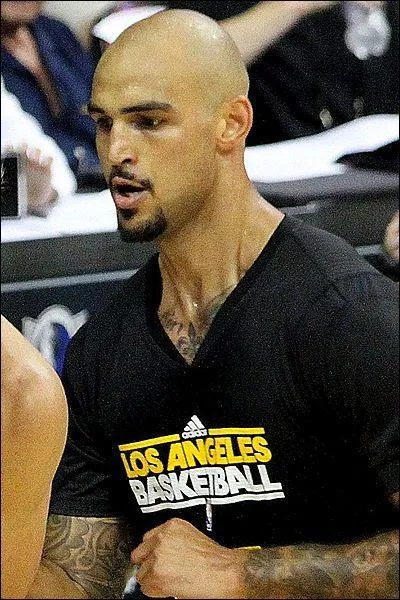 Qui est ce basketteur canadien ?