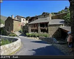 Je vous emmne  Evol, dans le 66, hameau du village d'Olette et class parmi les Plus Beaux Villages de France. Evol se situe en rgion ...