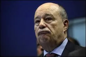 Jean-Michel Baylet s'est présenté aux primaires d'un parti important. Pourtant, il avait été condamné à 6 mois de prison avec sursis et 30 000 € d'amende pour abus de biens sociaux. Quel est son parti ?