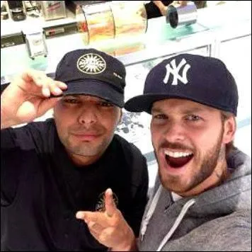 Le meilleur ami de Mat s'appelle ...