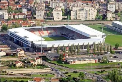 Quel est le nom du stade se trouvant  Tomblaine, ville limitrophe de Nancy ?