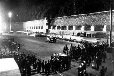 Pourquoi le Mmorial de la France combattante a t-il t bti  la forteresse du Mont-Valrien, dans les Hauts-de-Seine ?