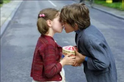 Comdie romantique de 2003 ralise par Yann Samuell avec Guillaume Canet et Marion Cotillard :  Julien et Sophie deviennent insparables et s'inventent un jeu : cap ou pas cap...   selon vous quelle est cette ralisation ?