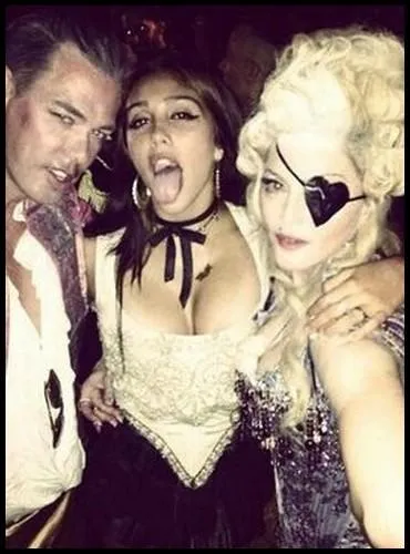 Madonna a ft ses 55 ans dans le sud de la France. Quel tait le thme de la soire ?