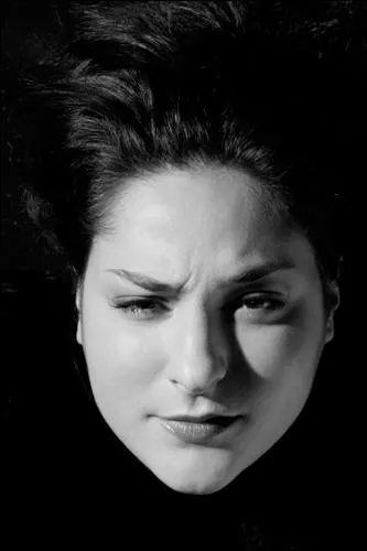 Et cette jeune femme ?