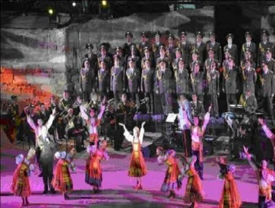 Chant russe, il porte le nom d'un arbre, l'obier, sorte d'arbuste qui donne de petites baies rondes. C'et un chant traditionnel russe datant de 1860. Etant donné sa nature, son titre pourrait être traduit par « biche ou bichette ». A vous de trouver cette chanson