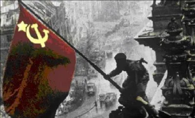 Allons vers l'ancienne URSS. Seriez-vous capable de trouver ce que l'on peut considérer comme l'hymne soviétique officieux de la 2e Guerre mondiale pour les soviétiques (cette guerre est nommée « la grande guerre patriotique », encore actuellement) ?