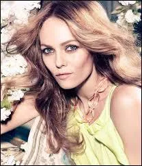 Vanessa Paradis a dbut sa carrire avec sa premire chanson nomme...