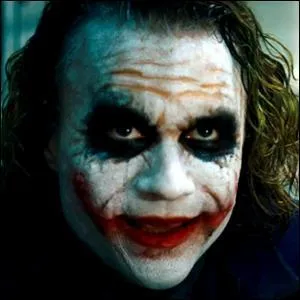 Le grand final... Qui, dans 'Harry Potter', a un sourire de dment (tel le Joker ci-dessous) ?