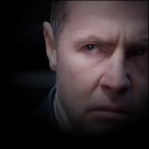 Habituellement, je fais partie du ministre ; mais ici, sur ce clich de Bozo, je suis en fait un homme en fuite. Qui suis-je ?