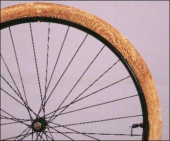 C'est Kléber qui eut l'idée de fabriquer le premier pneu démontable pour vélo.