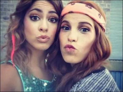 Revenons  l'amour, au dbut, Leon draguait Violetta seulement pour : ... .