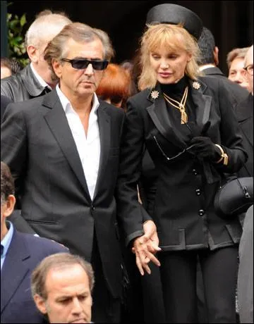 Comment s'appelle la femme du philosophe Bernard-Henry Lvy ?