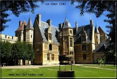 Si je veux aller dans la commune de Aray de 500 habitants, je dois me rendre dans le ____.