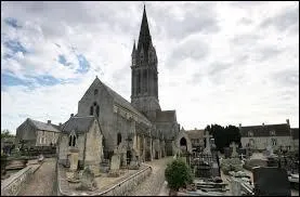 Nous voyons sur cette image l'glise Saint-Martin de la commune de Langrune-sur-Mer, situe dans le dpartement n14. Elle se situe en rgion ...