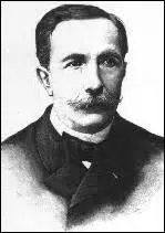 N  Bruxelles le 28 avril 1829 et dcd le 23 novembre 1912  Saint-Cr (Lot), tlgraphe, je prsente en 1854 dans un mmoire, mon invention : un appareil pour converser  distance, le tlphone, mais mon rapport n'est pas pris au srieux par mes suprieurs et c'est l'italien Antonio Meucci qui ralise de son ct une bauche de tlphone et le protge par avertissement de brevet, qui suis-je