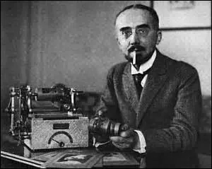 Je nais le 5 mars 1876  Vesoul (Haute-Sane) et dcde  Territet (canton de Vaud, en Suisse) le 4 mars 1963, ingnieur, je suis l'inventeur du blinographe, systme de transmission  distance des photographies et est l'anctre du tlcopieur et du photocopieur, je suis :