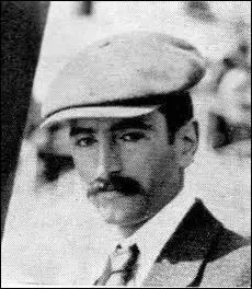 Je nais  Marseille le 29 novembre 1882 et dcde le 29 juin 1984 au Touv (Isre), ingnieur et aviateur, inventeur de l'hydravion, que je fais dcoller la premire fois le 28 mars 1910  Martigues, je me nomme :