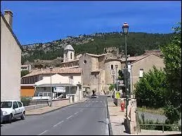 Nous entrons dans la commune Vauclusienne de Beaumes-de-Venise, en rgion ...