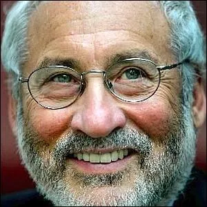 Quel pays a t-il charg une commission de 22 experts dirig par l'conomiste Joseph Stiglitz de livrer son point de vue sur le Produit Intrieur Brut et de tenter de le complter par d'autres indicateurs ?