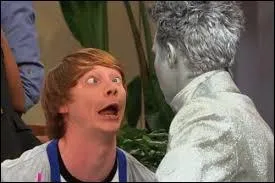 Dans la srie  Austin&Ally  comment est le caractre de Dez ?