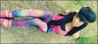 Que dit-elle  la fin de ses vidos ?